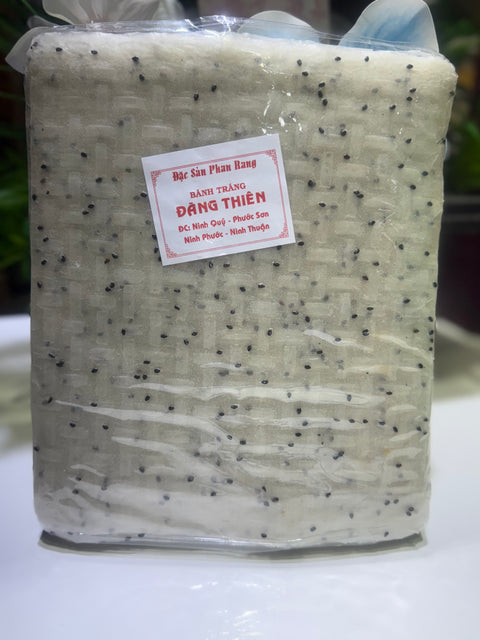 Bánh tráng mè nhúng