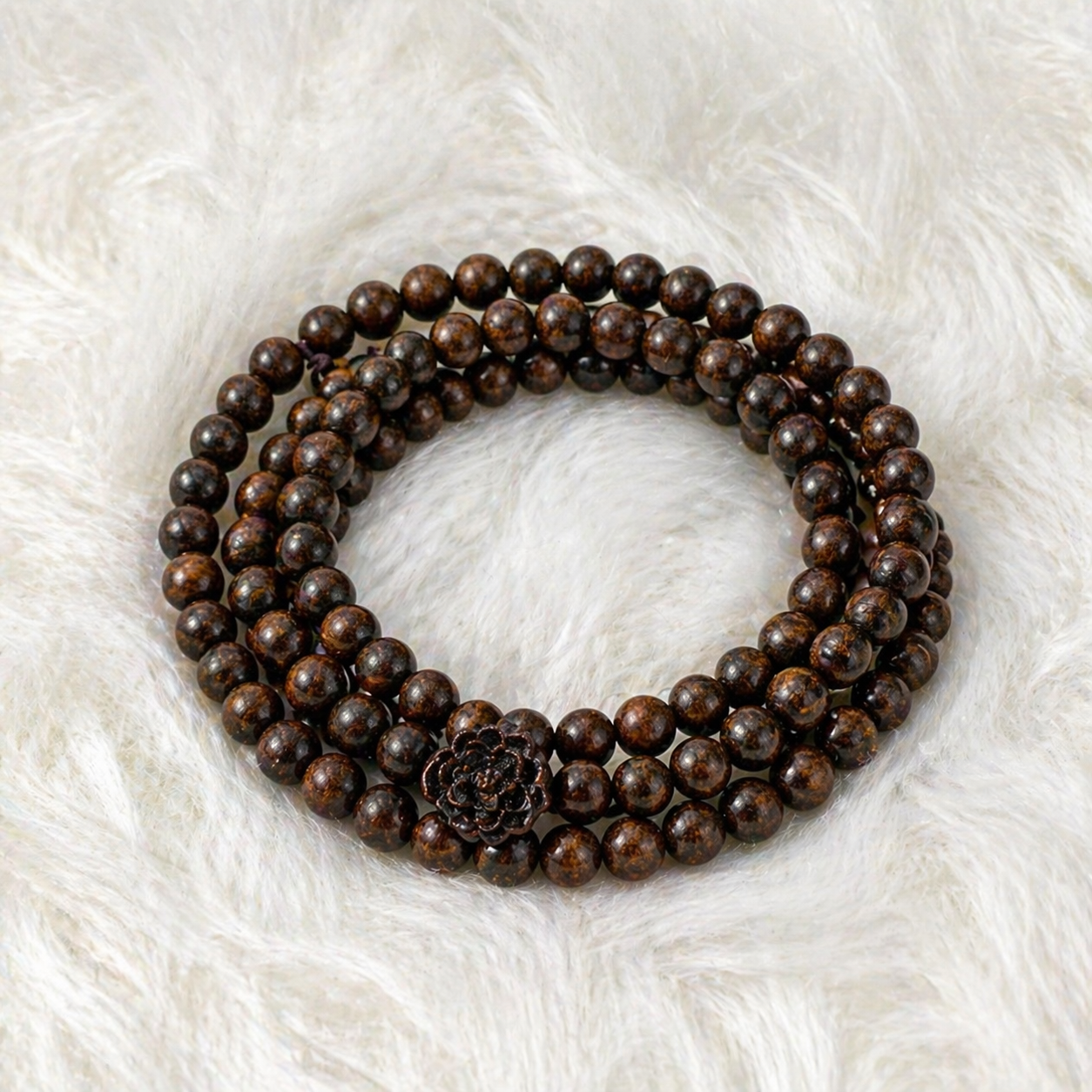 Lắc Tay Trầm Hương Hoa Sen - Agarwood Bracelet with Lotus Charm