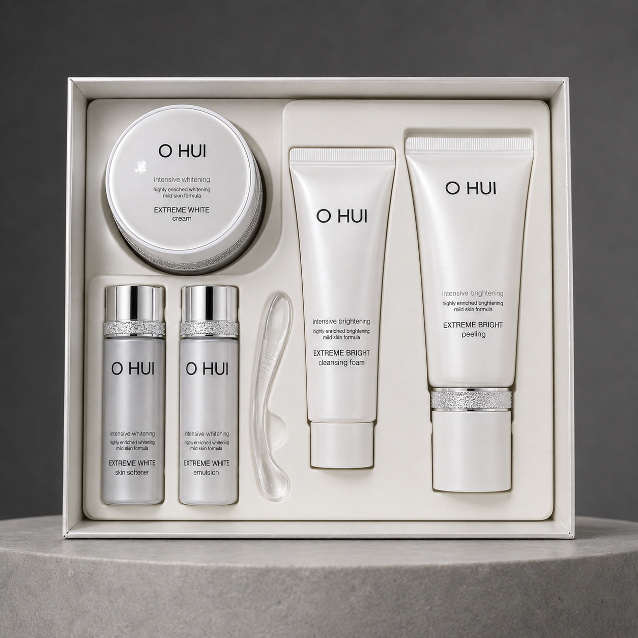 O HUI Extreme White Cream & Cleansing Special Set